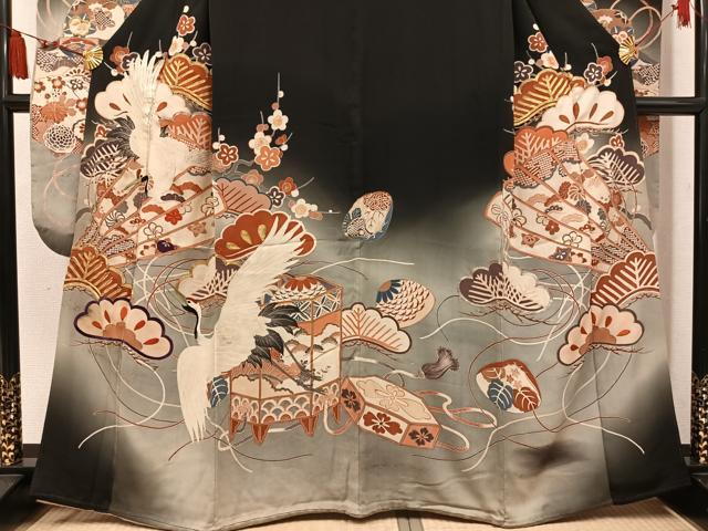 平和屋本店●アンティーク　大正ロマン　振袖　駒刺繍　群れ鶴貝合わせ草花文　暈し染め　黒地　金彩　正絹　逸品　AABL8825ph