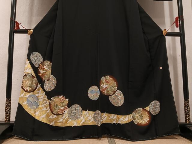 平和屋着物●豪華黒留袖　作家物　駒刺繍　松竹梅群れ鶴文　金彩　正絹　逸品　未使用　AABL8853ph