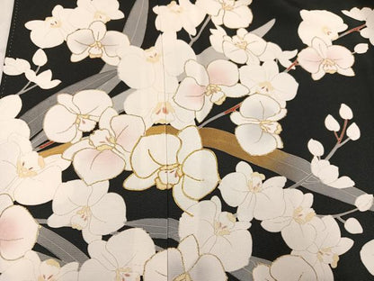 平和屋着物●訪問着　作家物　駒刺繍　胡蝶蘭　暈し染め　黒地　金彩　正絹　逸品　AABL8894ph
