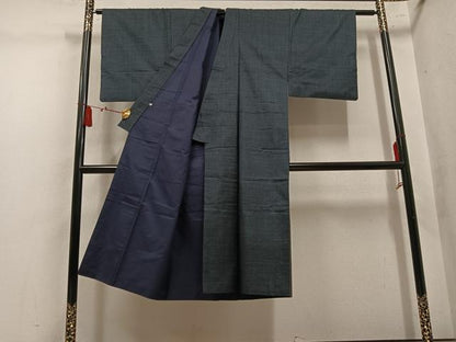 平和屋着物●男性　本場大島紬　アンサンブル　80亀甲　総詰め　松坂屋扱い　証紙付き　正絹　逸品　AABL8905ph
