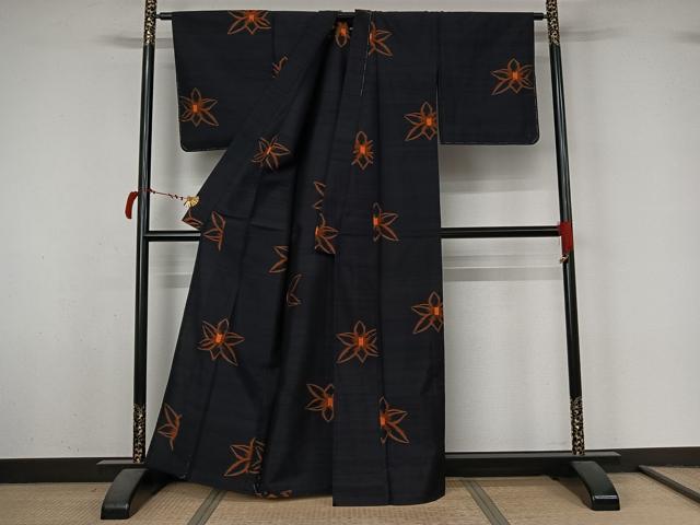 平和屋着物▽上質な紬 　単衣　舞花文　黒地 　正絹　逸品　未使用　AABL8926jh