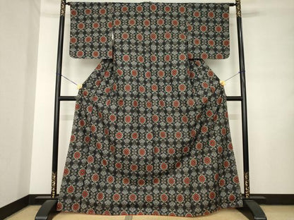平和屋着物●本場村山大島紬　飾花文　黒地　正絹　逸品　未使用　AABL9324ck