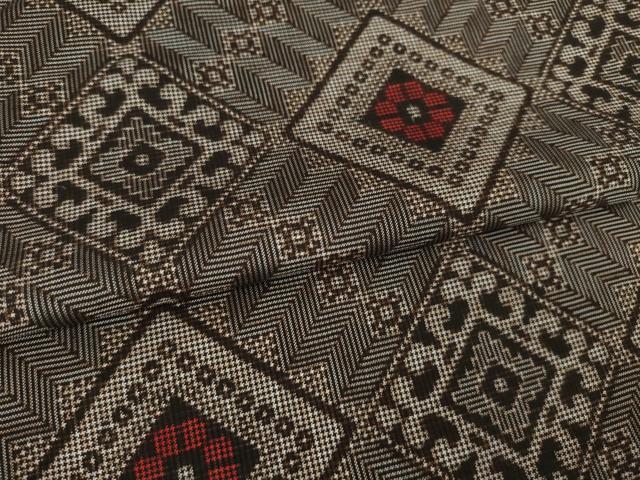平和屋着物●本場大島紬　龍郷絣　花菱文　正絹　逸品　AABL9351ck