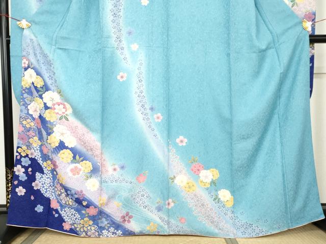 平和屋着物●豪華振袖　駒刺繍　雪輪舞花文　暈し染め　金彩　銀通し地　正絹　逸品　AABL9398cs