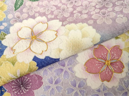 平和屋着物●豪華振袖　駒刺繍　雪輪舞花文　暈し染め　金彩　銀通し地　正絹　逸品　AABL9398cs