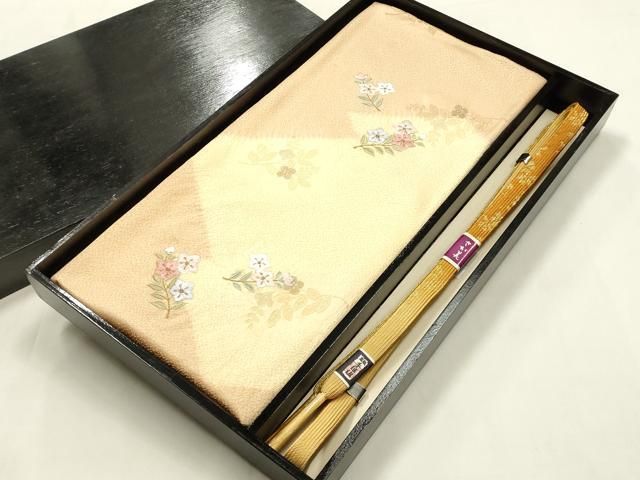 平和屋本店●和装小物　帯締め・帯揚げセット　高麗組 綾出し　絞り　刺繍　枝花文　松皮菱　金糸　正絹　逸品　未使用　AABL9516ay