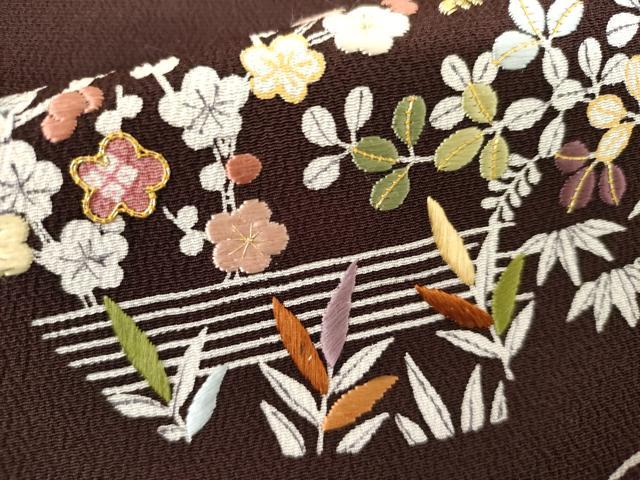 平和屋着物●京都祇園の老舗　ぎをん齋藤　訪問着　刺繍　松竹梅花文　金糸　たとう紙付き　正絹　逸品　AABM0132cs