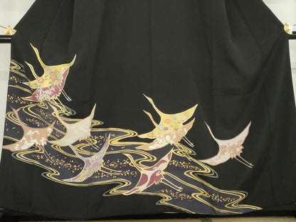 平和屋着物●創業460年・千總 黒留袖 駒刺繍 流水飛鶴文 金彩 正絹 逸品 AABM0147cs