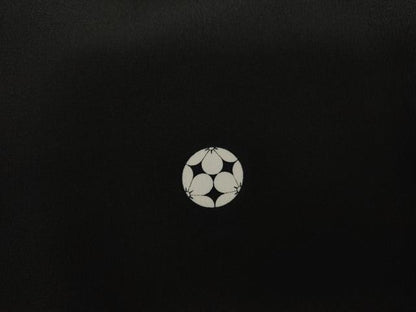 平和屋着物●創業460年・千總 黒留袖 駒刺繍 流水飛鶴文 金彩 正絹 逸品 AABM0147cs
