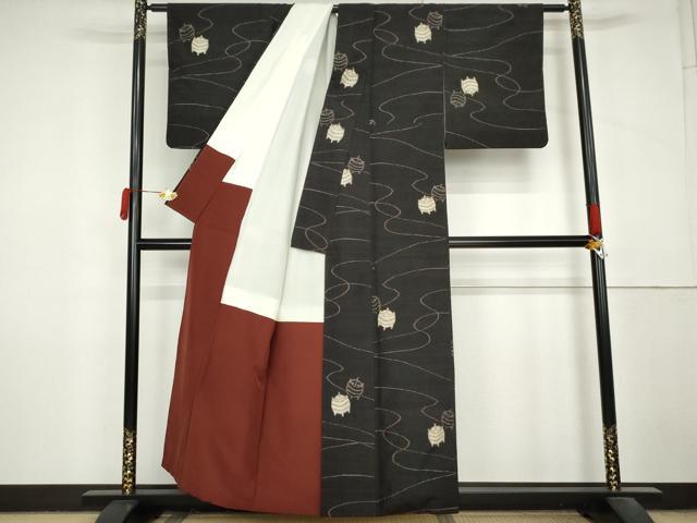 平和屋着物●国指定重要無形文化財　本場久米島紬　手織　糸巻　黒地　正絹　逸品　AABM0230cs