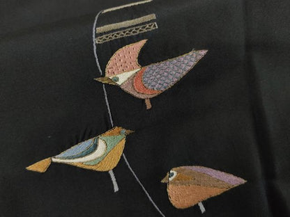 平和屋着物●本場大島紬　訪問着　総刺繍　鳥　黒地　金糸　正絹　逸品　AABM0277cs