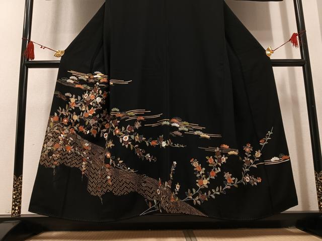 平和屋着物●豪華黒留袖　総刺繍　草花文　金糸　正絹　逸品　AABM0680ph
