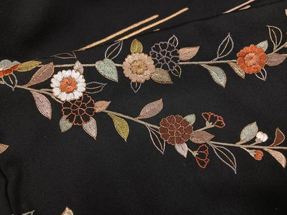 平和屋着物●豪華黒留袖　総刺繍　草花文　金糸　正絹　逸品　AABM0680ph