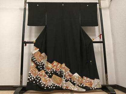 平和屋着物●豪華黒留袖　作家物　駒刺繍　貝桶群鶴草花文　金彩　正絹　逸品　AABM0737ph