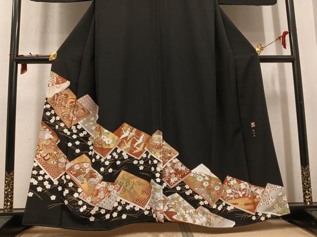 平和屋着物●豪華黒留袖　作家物　駒刺繍　貝桶群鶴草花文　金彩　正絹　逸品　AABM0737ph