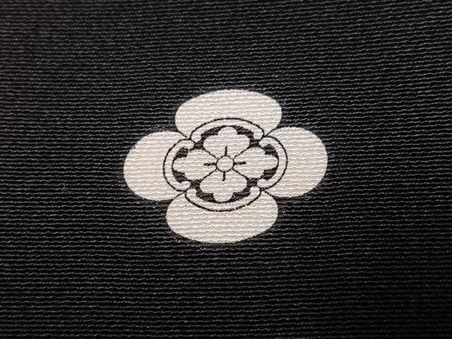 平和屋着物●豪華黒留袖　作家物　駒刺繍　貝桶群鶴草花文　金彩　正絹　逸品　AABM0737ph