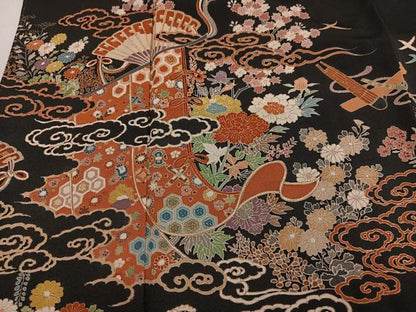 平和屋着物●豪華黒留袖　檜扇花楽器文　金彩　正絹　逸品　AABM0753ph