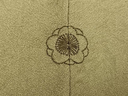 平和屋着物●上質な色無地　作家物　飛鳥地紋　油色　正絹　逸品　AABM0759ph