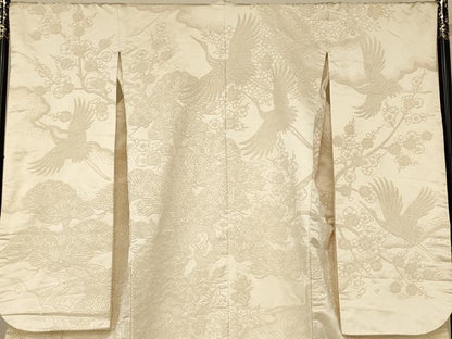 平和屋本店●中国三大刺繍　相良刺繍　白打掛　白無垢　和装　婚礼　結婚式　花嫁　神社挙式　飛鶴梅松流水文　逸品　AABM0804fw