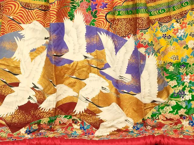 平和屋本店●色打掛　和装　婚礼　結婚式　花嫁　神社挙式　飛鶴草花地紙文　暈し染め　金彩　逸品　AABM0827fw