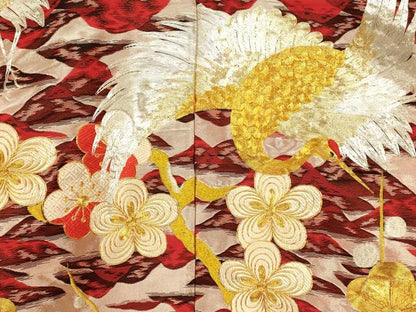 平和屋本店●色打掛　和装　婚礼　結婚式　花嫁　神社挙式　駒刺繍　唐織　山重ね枝梅飛鶴文　金銀糸　逸品　AABM0836fw