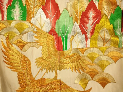 平和屋本店●色打掛　和装　婚礼　結婚式　花嫁　神社挙式　駒刺繍　飛鶴樹林文　松　金銀糸　逸品　AABM0859fw