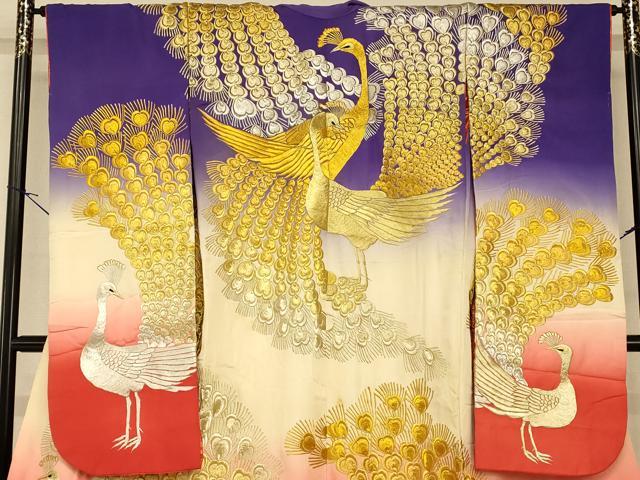 平和屋本店●色打掛　和装　婚礼　結婚式　花嫁　神社挙式　刺繍　孔雀霞文　暈し染め　金銀糸　逸品　AABM0860fw