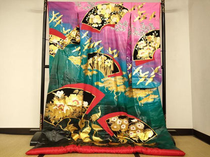 平和屋本店●本手描友禅作家　秋山章　色打掛　和装　婚礼　結婚式　花嫁　神社挙式　飛鶴四季花地紙文　松　金銀彩　AABM0884fw