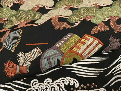 平和屋着物●豪華黒留袖　総刺繍　浜松文　金糸　正絹　逸品　AABM1134ph