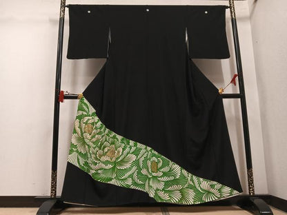 平和屋着物●豪華黒留袖　駒刺繍　花尽くし　金彩　正絹　逸品　AABM1150ph