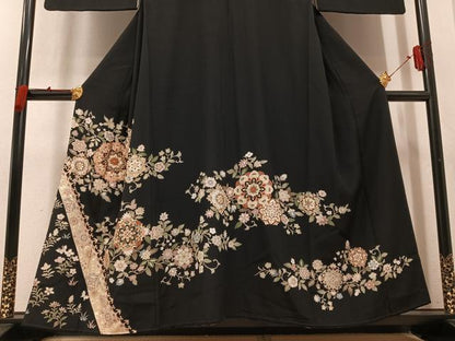 平和屋着物●豪華黒留袖　駒刺繍　花唐草文　金彩　正絹　逸品　AABM1187ph