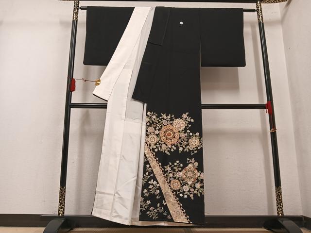 平和屋着物●豪華黒留袖　駒刺繍　花唐草文　金彩　正絹　逸品　AABM1187ph