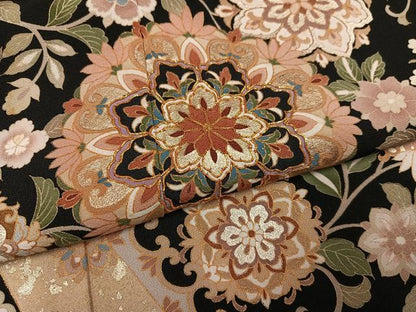 平和屋着物●豪華黒留袖　駒刺繍　花唐草文　金彩　正絹　逸品　AABM1187ph