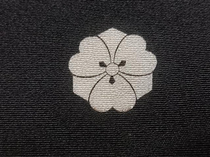平和屋着物●豪華黒留袖　駒刺繍　花唐草文　金彩　正絹　逸品　AABM1187ph