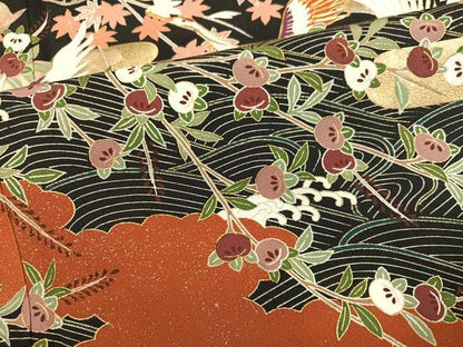 平和屋着物●豪華黒留袖　作家物　駒刺繍　群れ鶴草花文　金彩　正絹　逸品　AABM1236ph