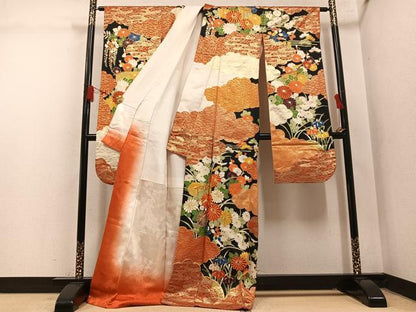 平和屋着物●豪華振袖　駒刺繍　雲重ね草花文　黒地　金彩　正絹　逸品　AABM1263ph