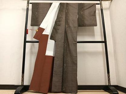 平和屋着物●本場大島紬　9マルキ　草花文　正絹　逸品　AABM1273ph