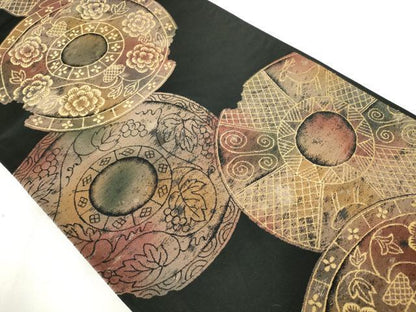 平和屋着物◎六通柄袋帯　花絵皿文　黒地　金糸　引箔　正絹　逸品　AABM1530od