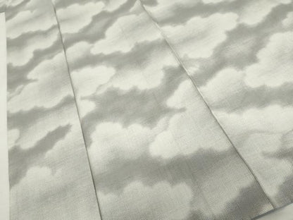 平和屋着物●本場大島紬　白大島　9マルキ　雲重ね文　正絹　逸品　AABM2046cs