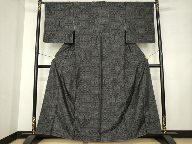平和屋着物●本場大島紬　飾花文　黒地　正絹　逸品　AABM2408ck