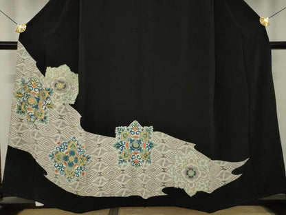 平和屋着物●豪華黒留袖　駒刺繍　双鶴飾花文　金彩　正絹　逸品　AABM2475ck