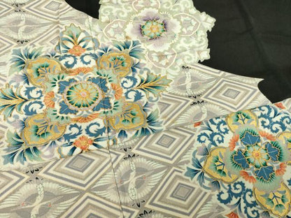 平和屋着物●豪華黒留袖　駒刺繍　双鶴飾花文　金彩　正絹　逸品　AABM2475ck