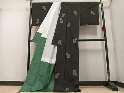 平和屋着物●本場大島紬　9マルキ　地空き　色紙文　ロング丈　正絹　逸品　未使用　AABM2524ph