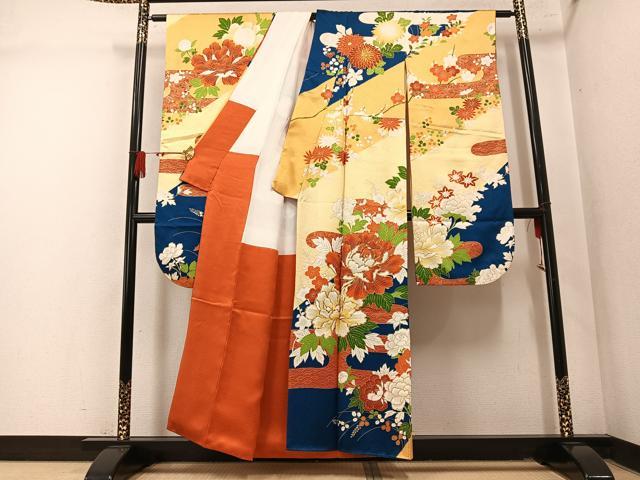 平和屋着物●豪華振袖　駒刺繍　草花文　金彩　正絹　逸品　AABM2539ph