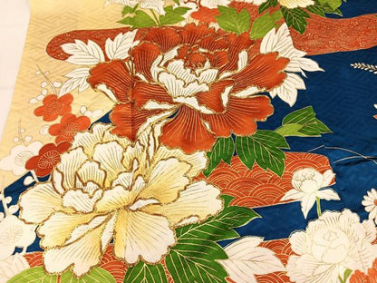 平和屋着物●豪華振袖　駒刺繍　草花文　金彩　正絹　逸品　AABM2539ph