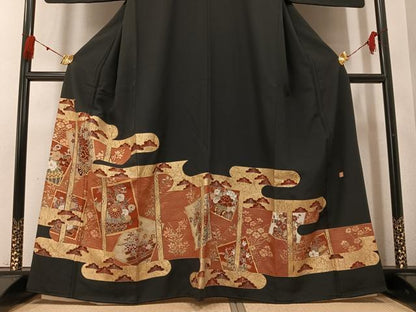 平和屋着物●豪華黒留袖　作家物　駒刺繍　エ霞色紙花車文　金彩　正絹　逸品　AABM2546ph