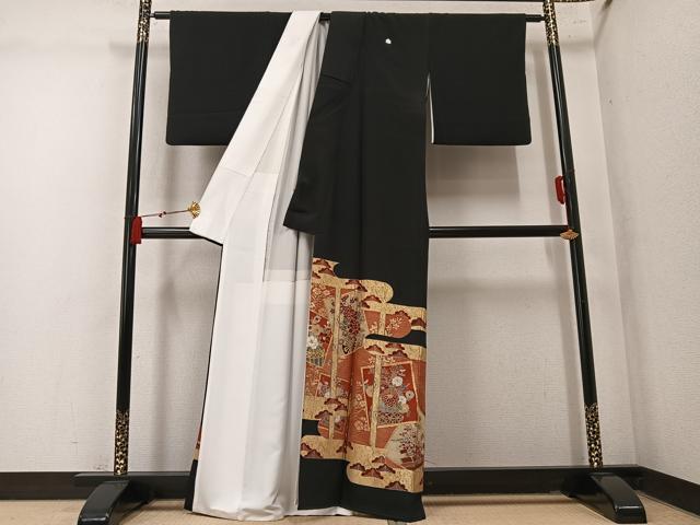 平和屋着物●豪華黒留袖　作家物　駒刺繍　エ霞色紙花車文　金彩　正絹　逸品　AABM2546ph