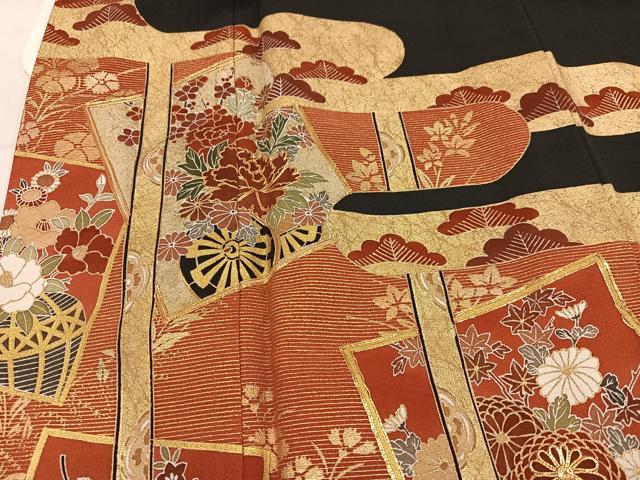 平和屋着物●豪華黒留袖　作家物　駒刺繍　エ霞色紙花車文　金彩　正絹　逸品　AABM2546ph