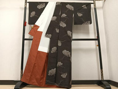平和屋着物●本場大島紬　古代染色純泥染め　9マルキ　地空き　総絣　舞蝶文　平田織物謹製　証紙付き　正絹　逸品　未使用　AABM2607ph