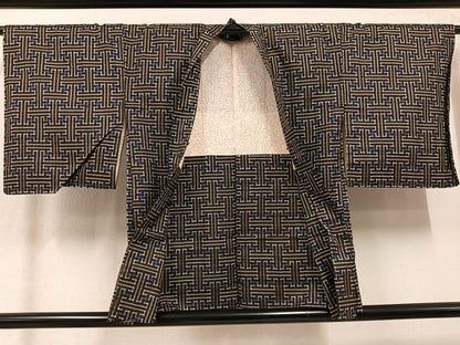 平和屋着物●本場大島紬　龍郷絣　秋名バラ　アンサンブル　正絹　逸品　AABM2615ph